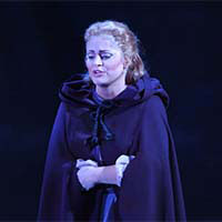 Jacqueline Venable singing Micaela's aria in Georges Bizet's Carmen.
